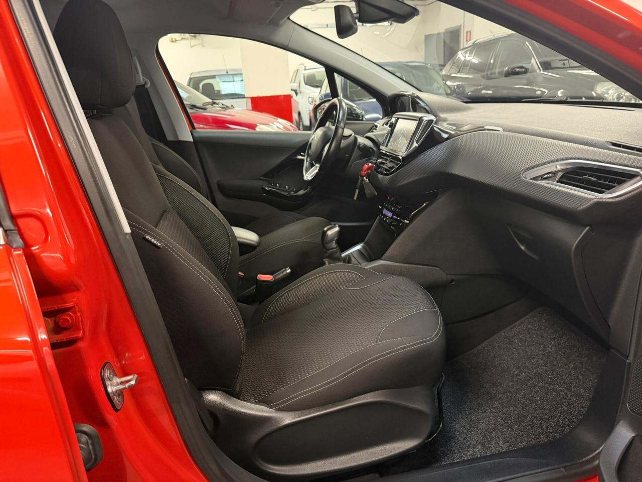 Peugeot 208 PureTech 82 5 porte Allure