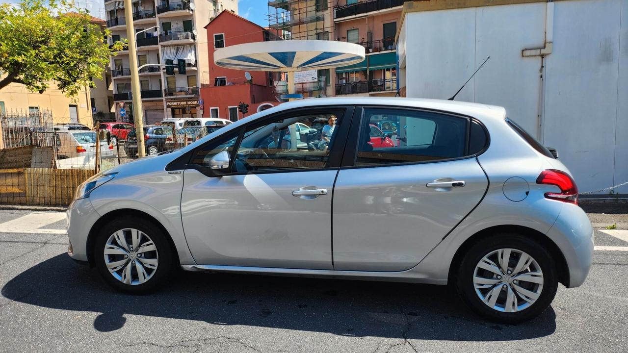 Peugeot 208 BlueHDi 75 5 porte Allure