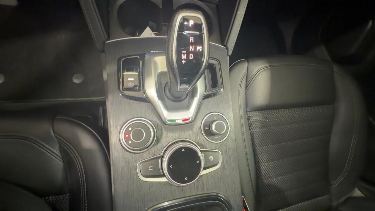 Alfa Romeo Stelvio 2.2 Turbodiesel 210 CV AT8 Q4 Veloce