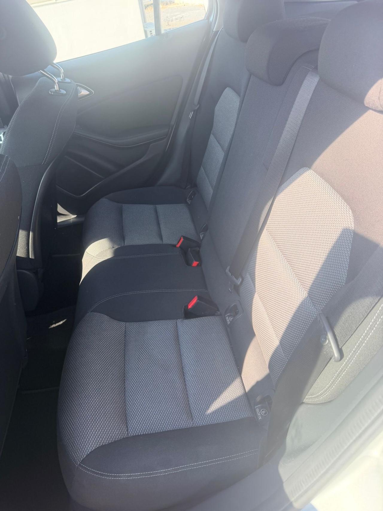Mercedes-benz GLA 200 d Automatic 4Matic Business