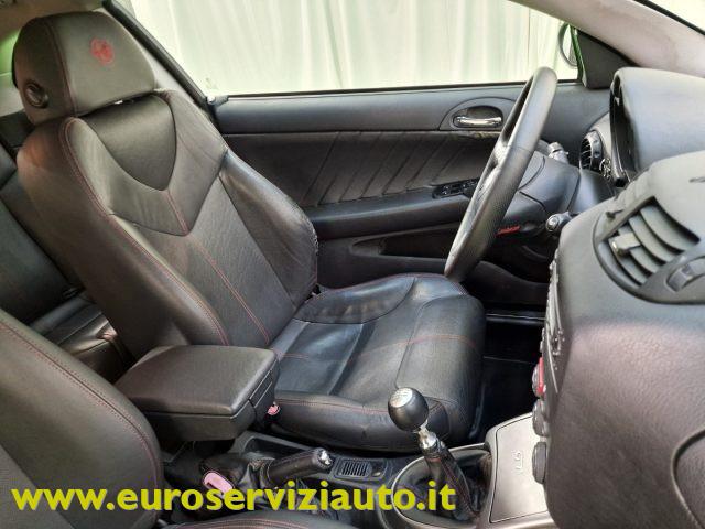 ALFA ROMEO GT 1.9 JTDM 16V Distinctive Q2