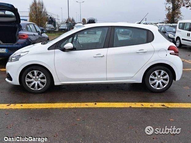 Peugeot 208 autocarro n1 4 posti