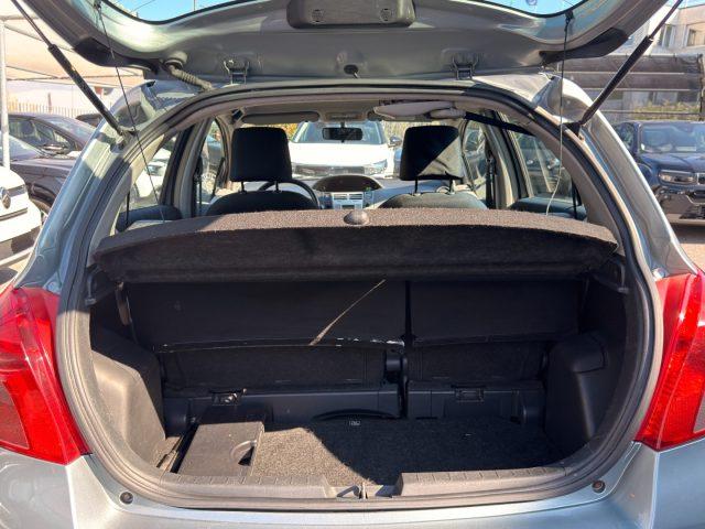 TOYOTA Yaris 1.0 5 porte