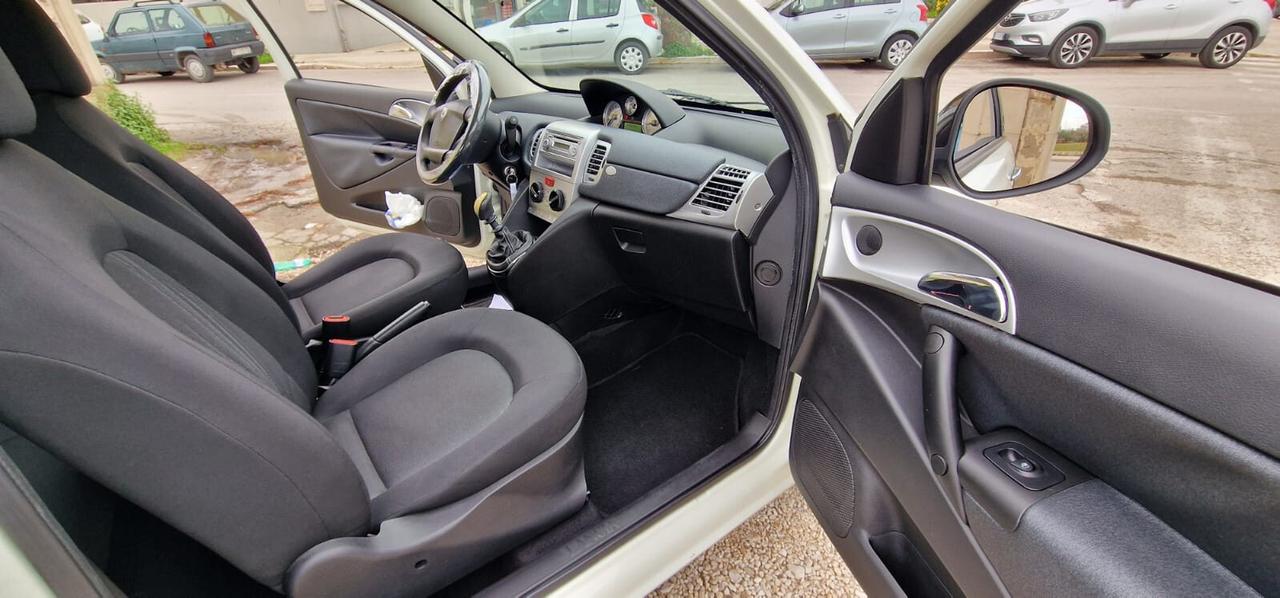 Lancia Ypsilon 1.2 69 CV Elle 2011