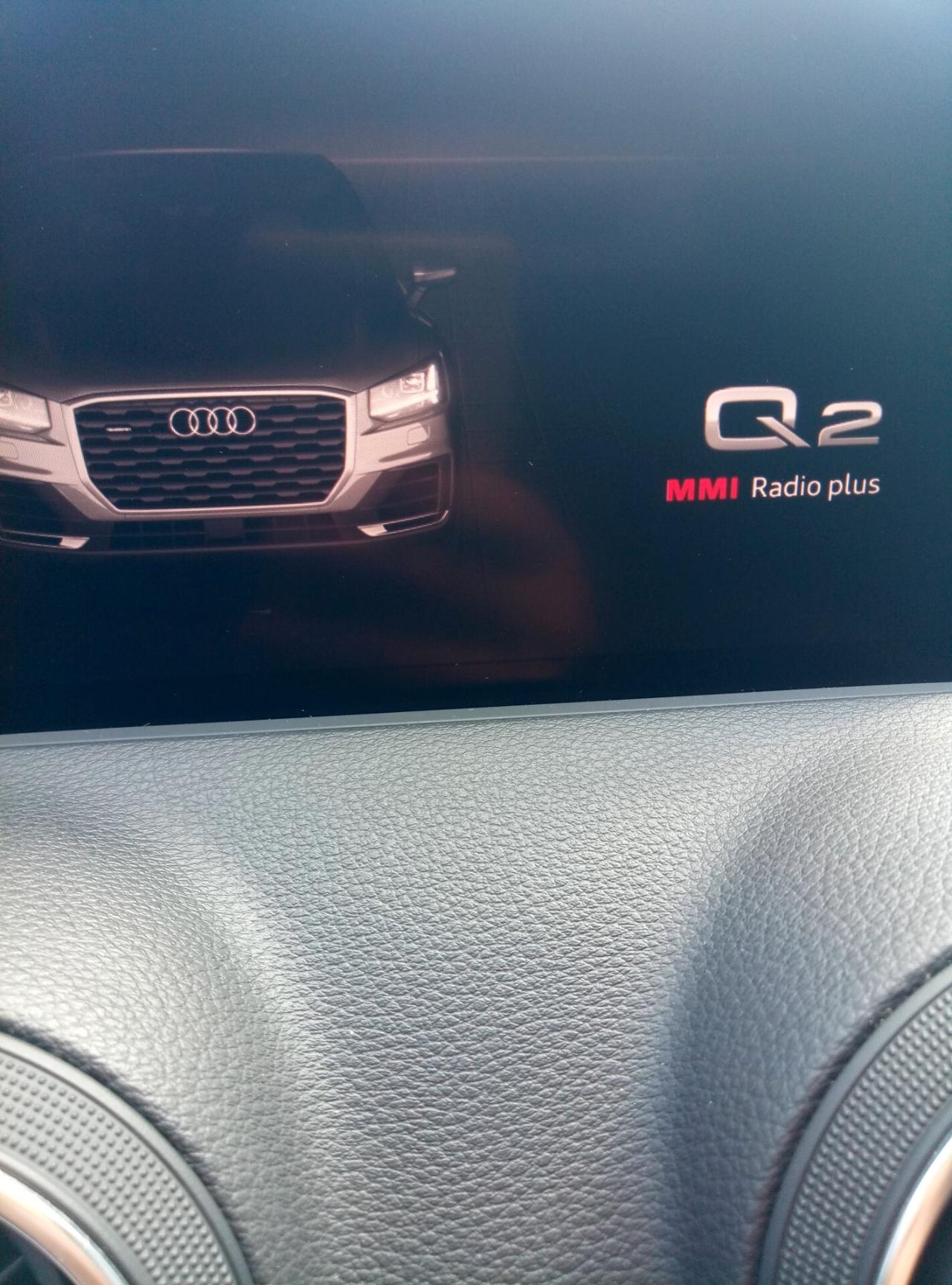 Audi Q2 30 TFSI Business Advanced