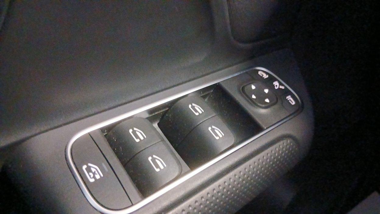 Mercedes-Benz GLA (H247) - GLA 180 d Automatic Business Extra