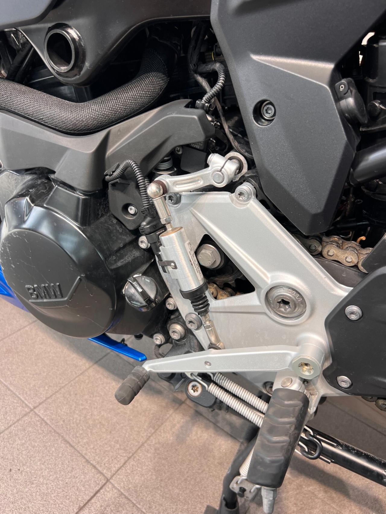 Bmw F 900 XR racing blue metallic