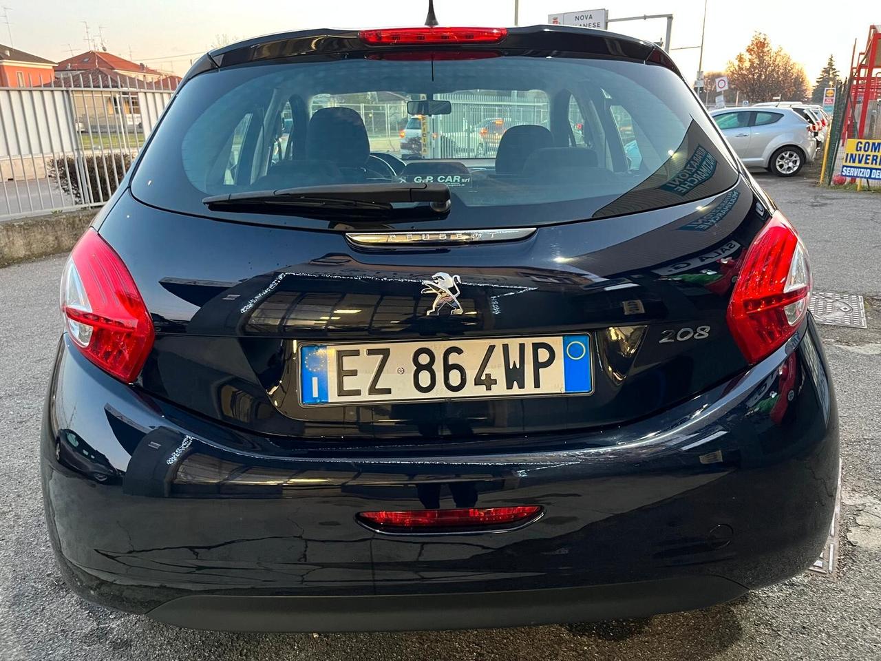 Peugeot 208 1.4 HDi 68 CV 5 porte Allure OK NEOPATENTATI