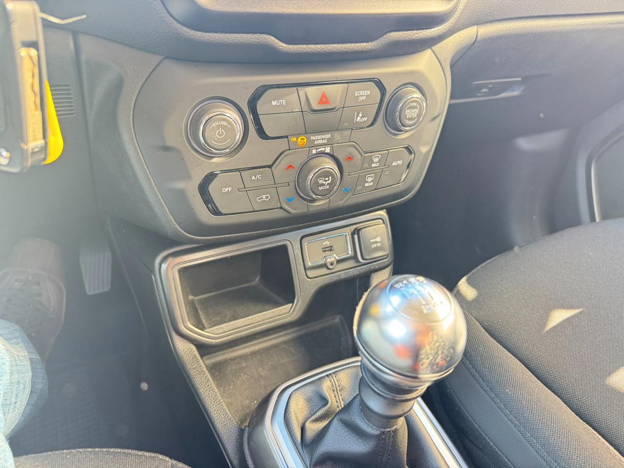 Renegade 1.6 130 CV Limited Telecamera e Navigatore