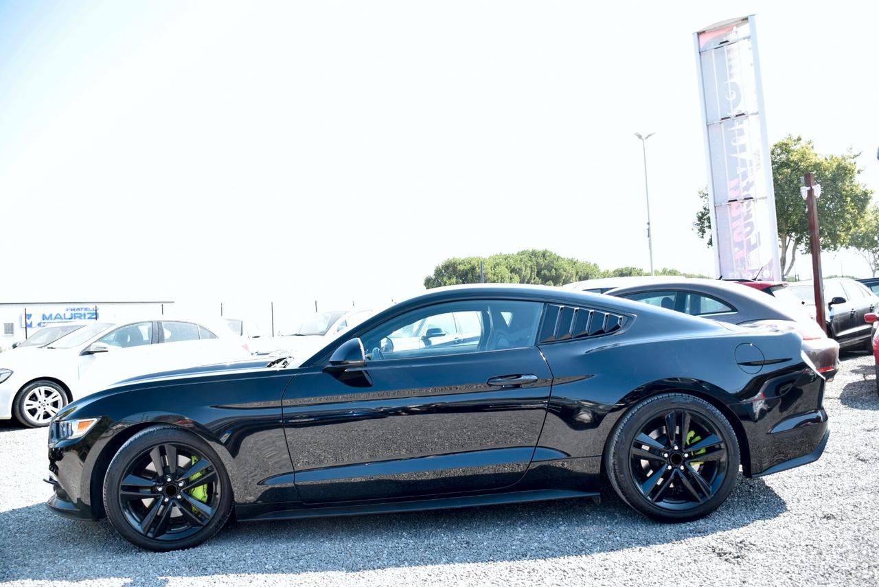 Ford Mustang Fastback - IVA DETR. 2.3 6M 314CV SHAKER FULL