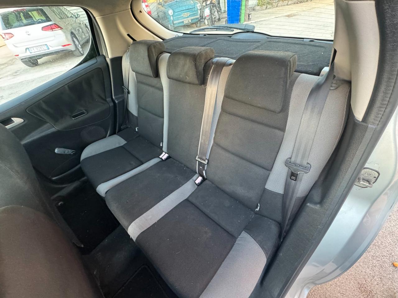 Peugeot 207 1.4 HDi 70CV 5p