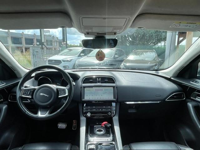 Jaguar F-Pace 2.0 D 180 CV AWD aut. Prestige