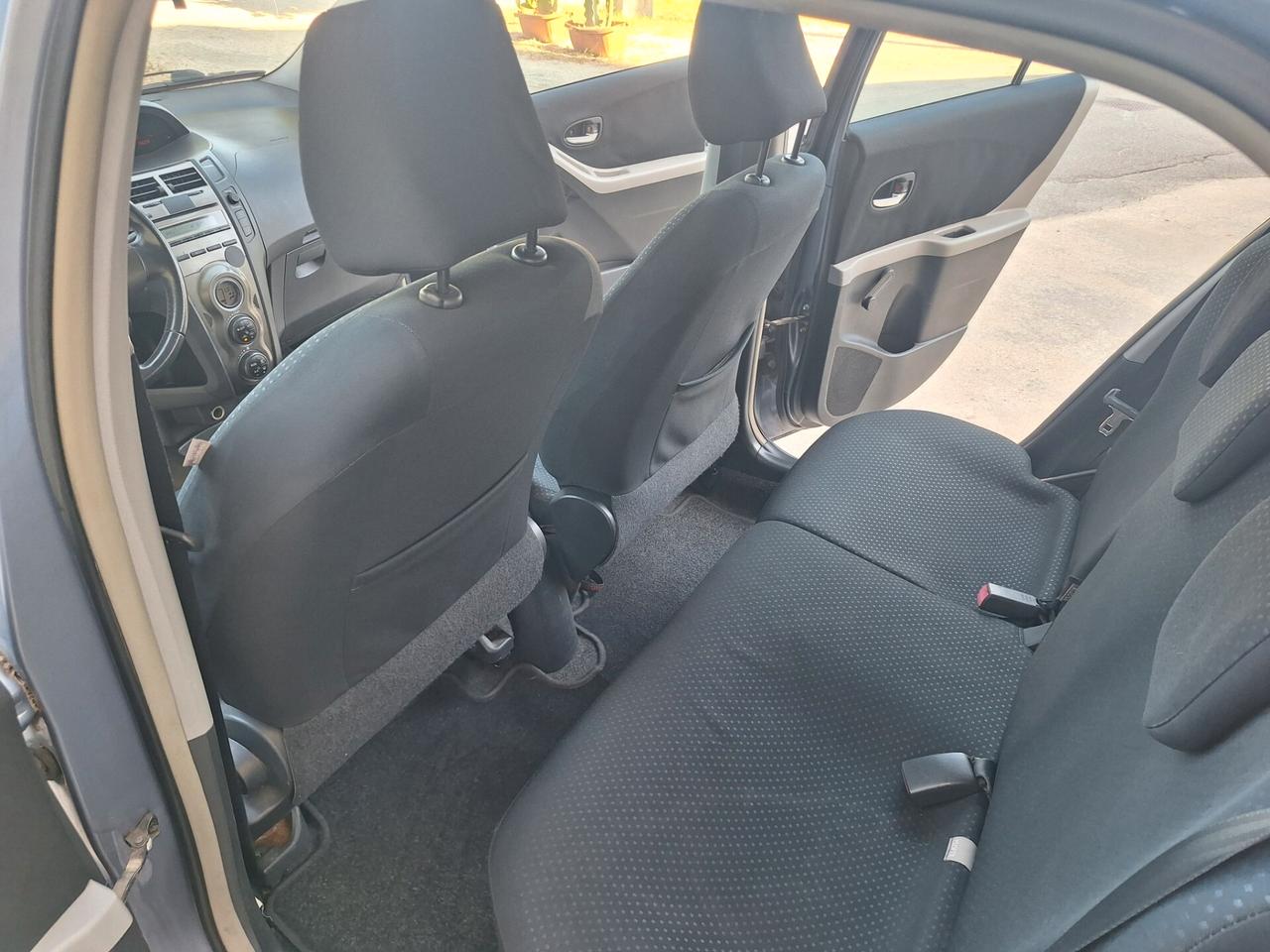 Toyota Yaris 1.0 BENZINA 5 PORTE 2010