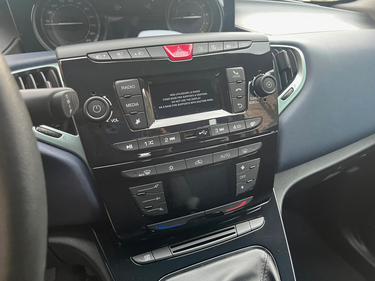 Lancia Ypsilon 1.0 FireFly 5 porte S&S Hybrid Gold Plus