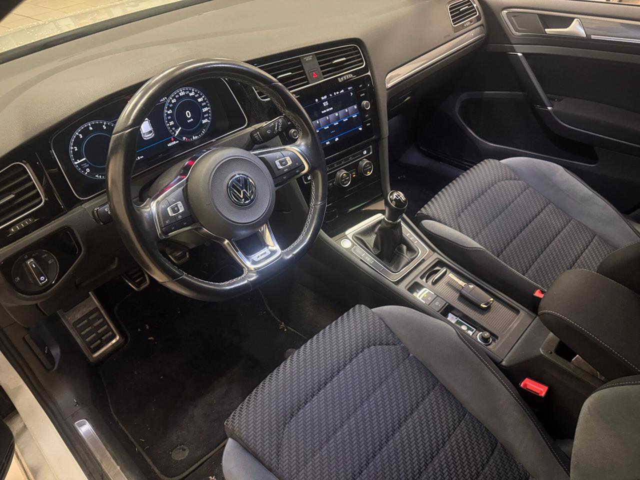 VOLKSWAGEN Golf 1.0 115 CV 5p. R-LINE **UNICO PROPRIETARIO**