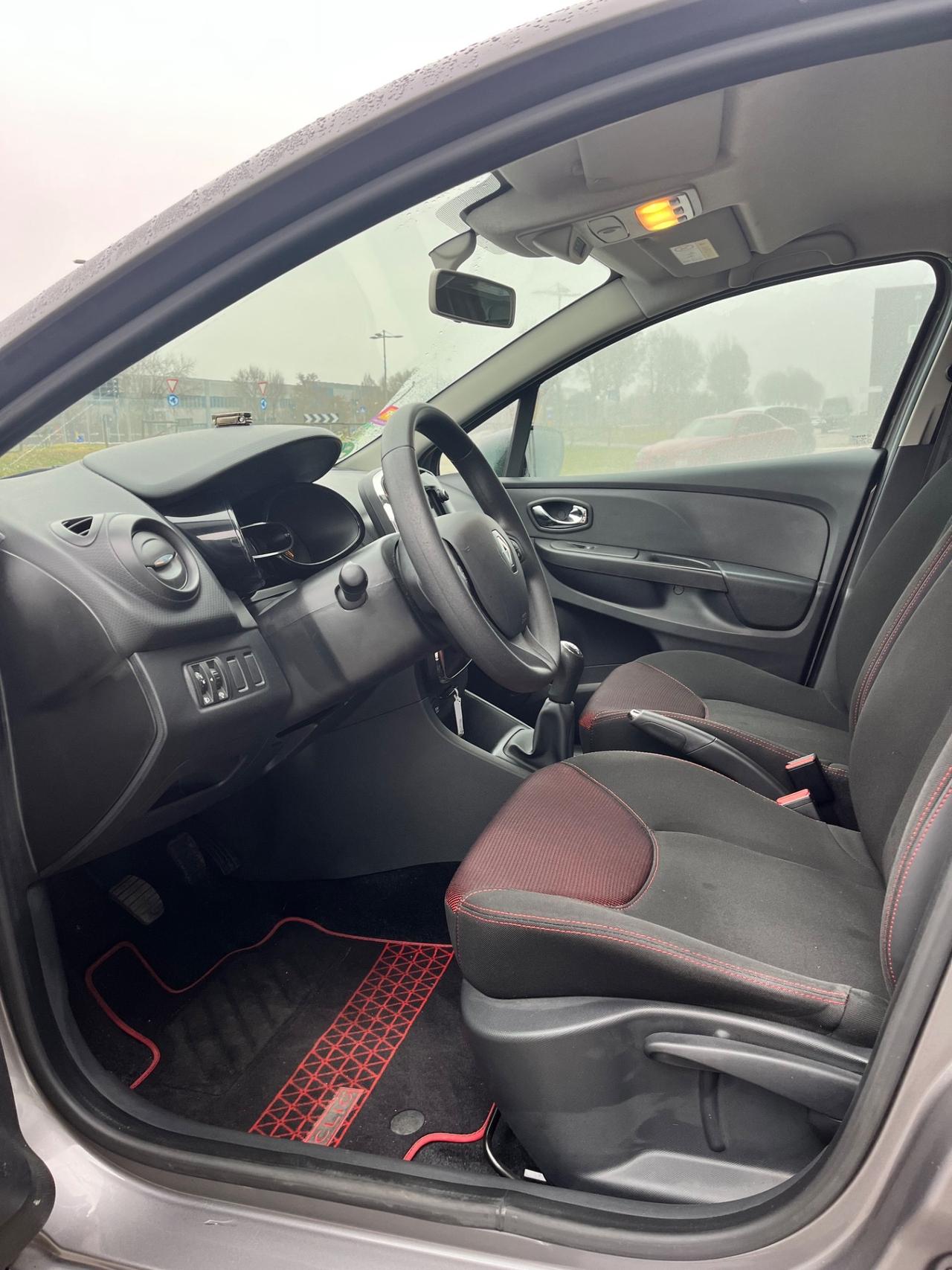 Renault Clio 1.2 75CV Neopatentati