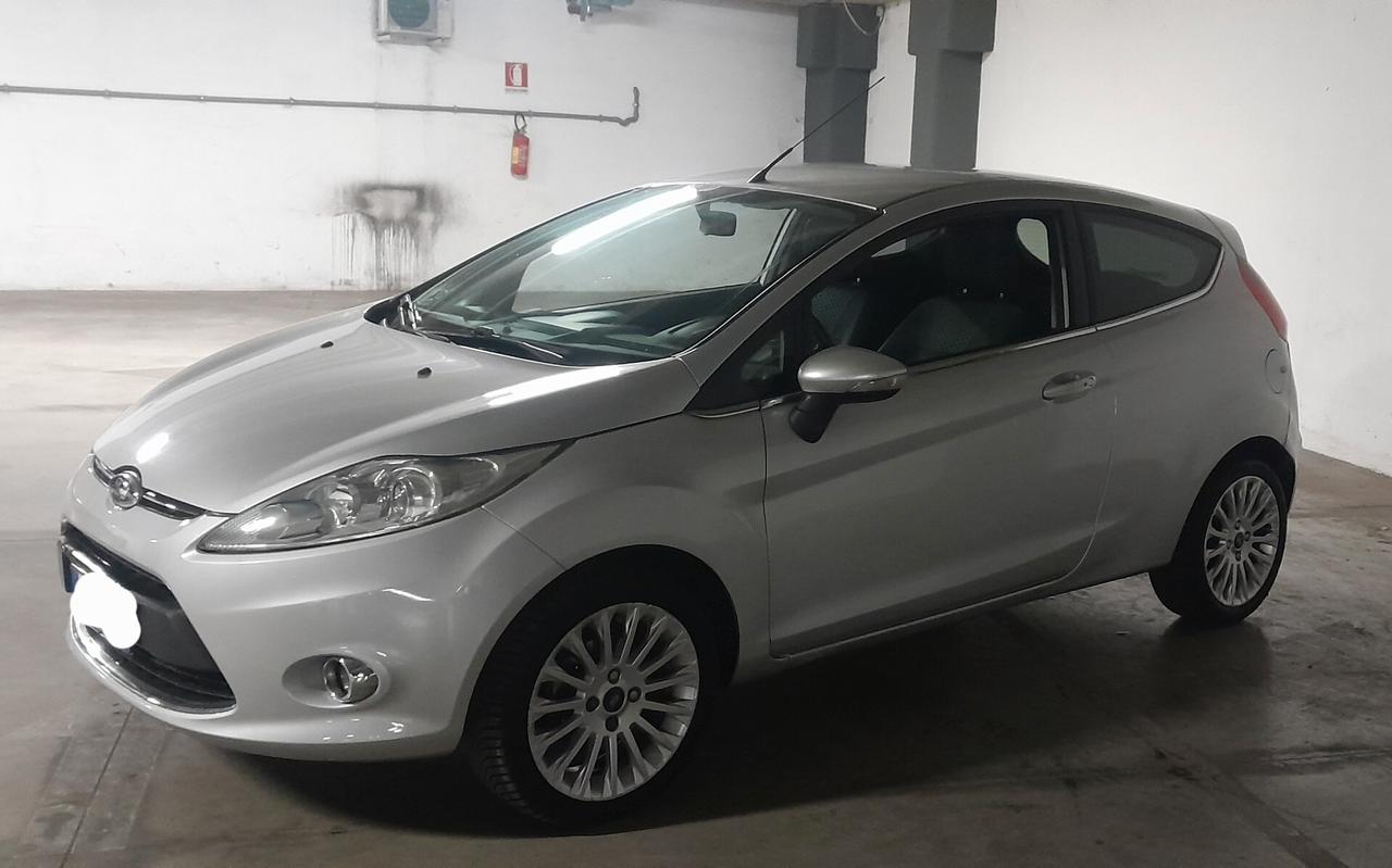 Ford Fiesta 1.4 TDCi 70CV 3 porte Titanium