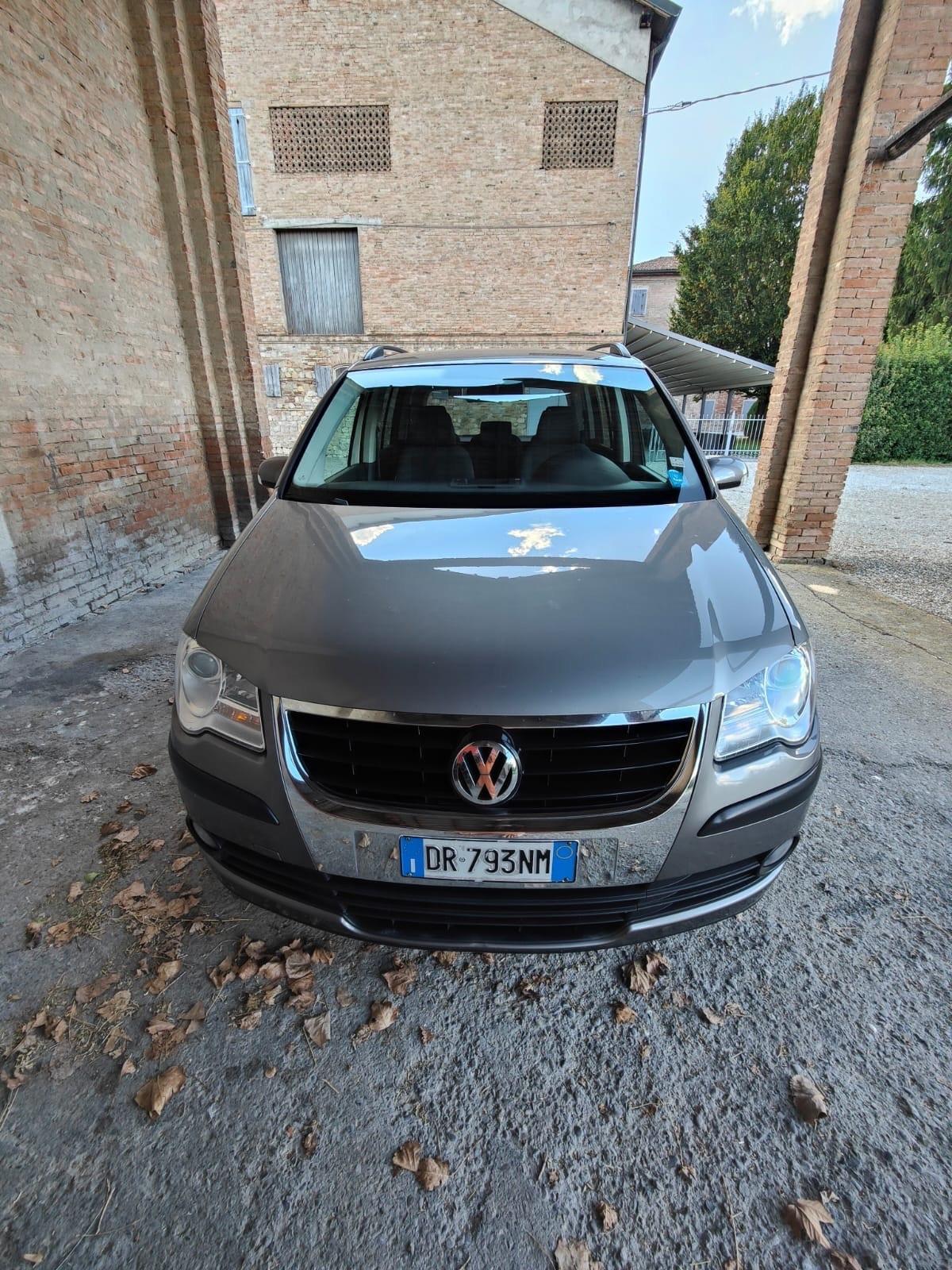 Volkswagen Touran 1.4 TSI DSG Highline EcoFuel