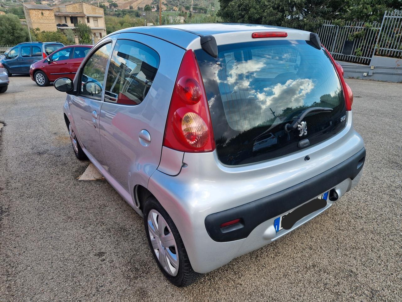 Peugeot 107 1.4 HDi 5p. Sweet Years