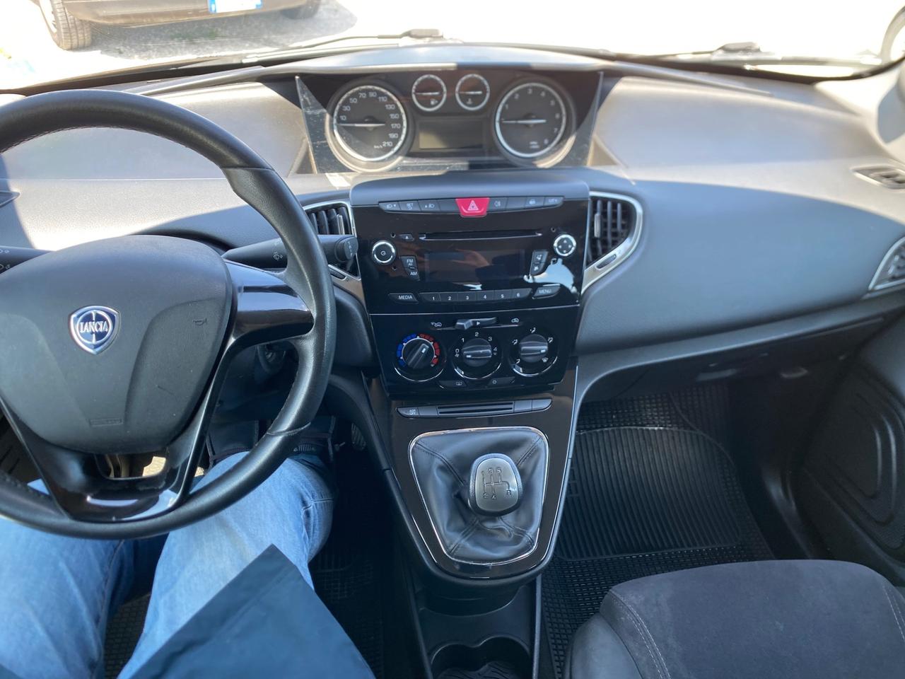 Lancia Ypsilon 1.2 69 CV Unyca UNICO PROPIETARIO,NEOPATENTATI