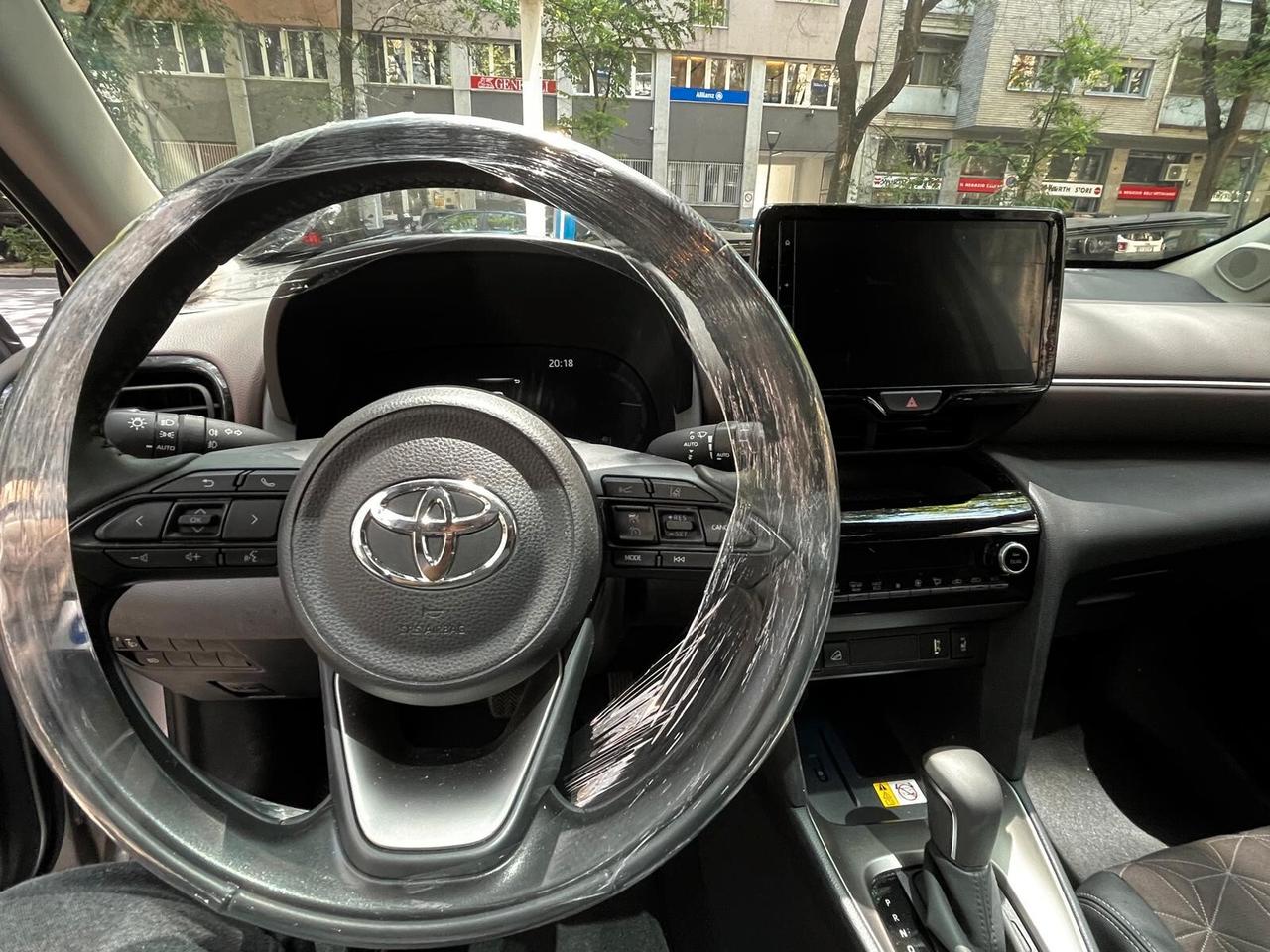 Toyota Yaris Cross 1.5 Hybrid 5p. E-CVT AWD-i Lounge
