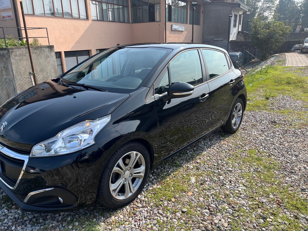 Peugeot 208 1.4 VTi 95 CV 5p. GPL Active - Si permuta Ok Neopatentato