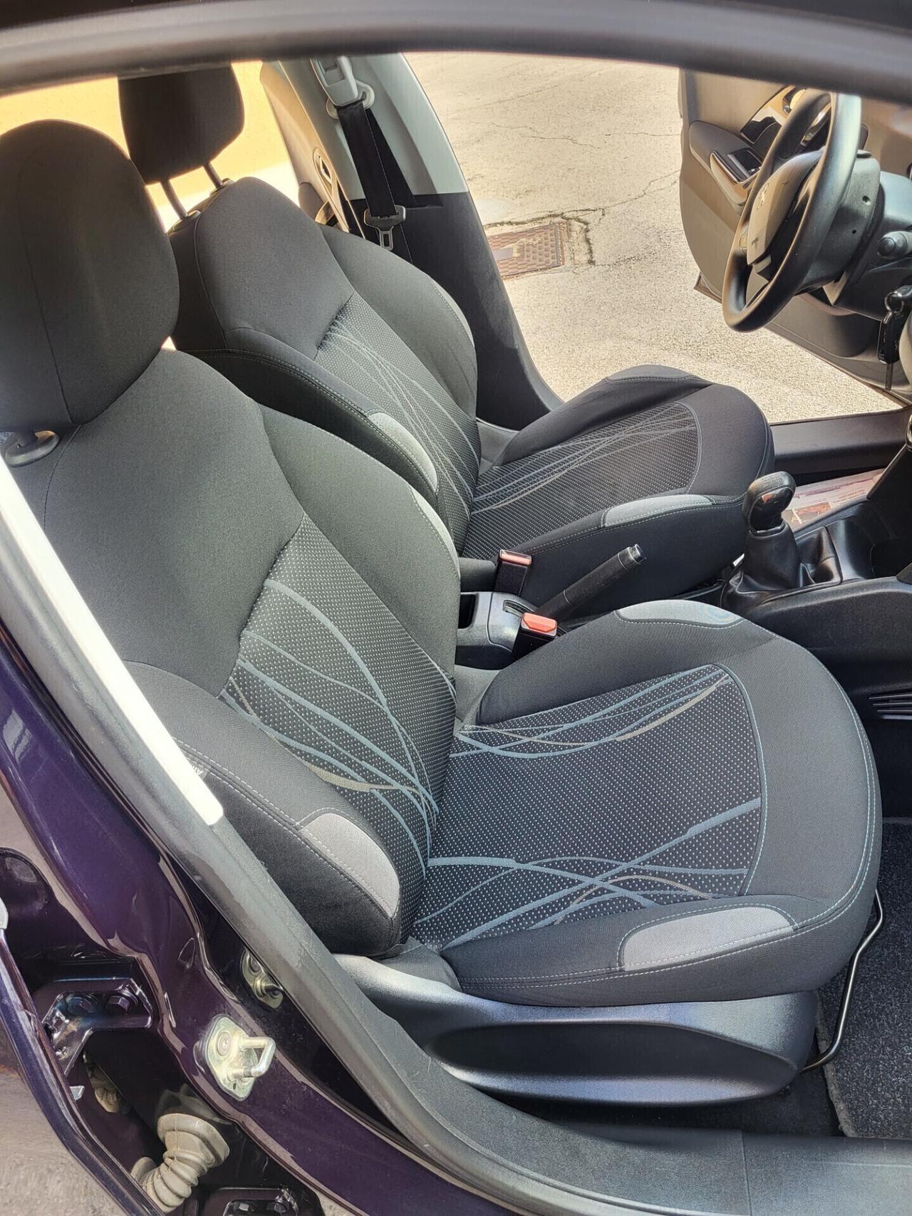 PEUGEOT 208 1,4 HDI-UNICA PROPRIETAR-4 REVISIONI