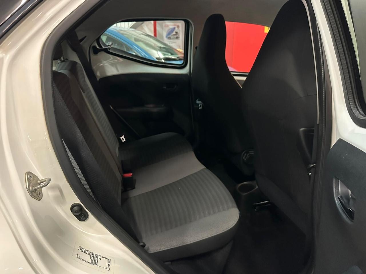 Toyota Aygo 1.0 VVT-i 69 CV 5 porte x-cool TSS