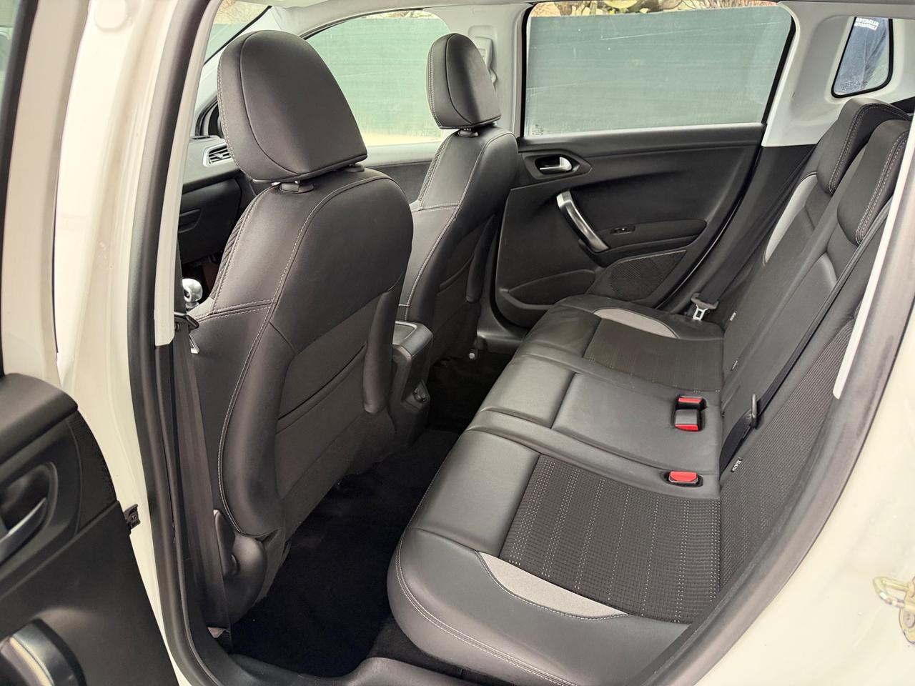 Peugeot 2008 1.6 e-HDi 115 CV Stop&Start Allure