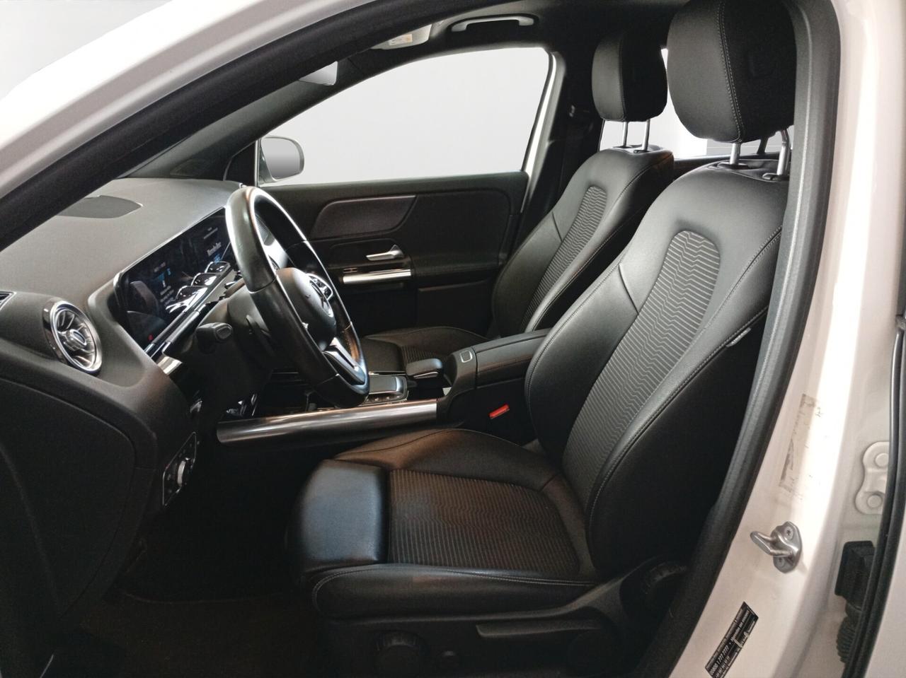Mercedes-benz GLA 200 d Automatic 4Matic Premium AMG LUCI AMBIENT DISPLAY FULL HD GRANDE