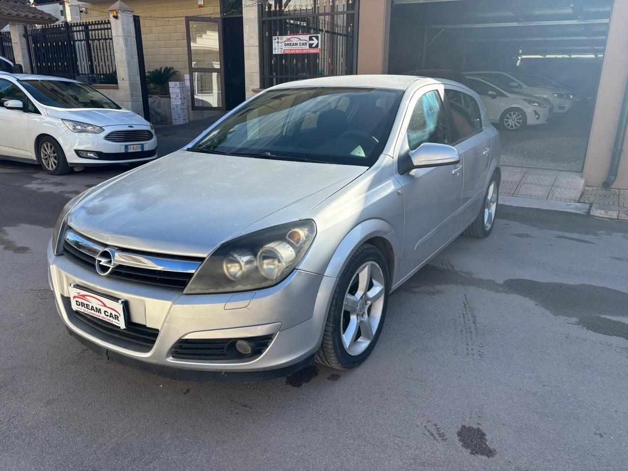Opel Astra 1.9 16V CDTI 150CV 5 porte Cosmo