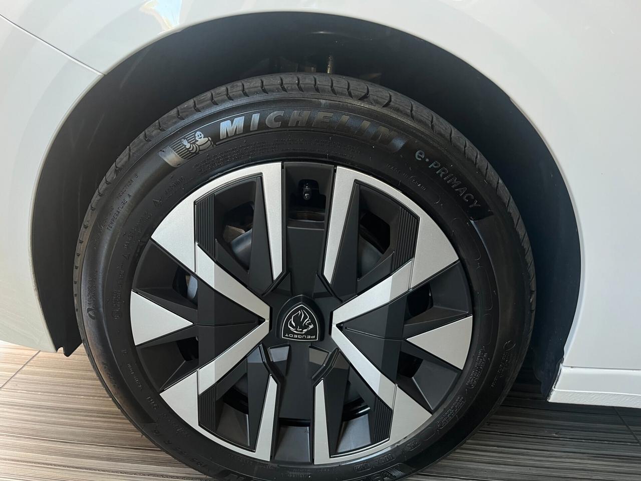 Peugeot 208 1.2 Hybrid E-DCS6 Automatica 100cv Style ITALIANA