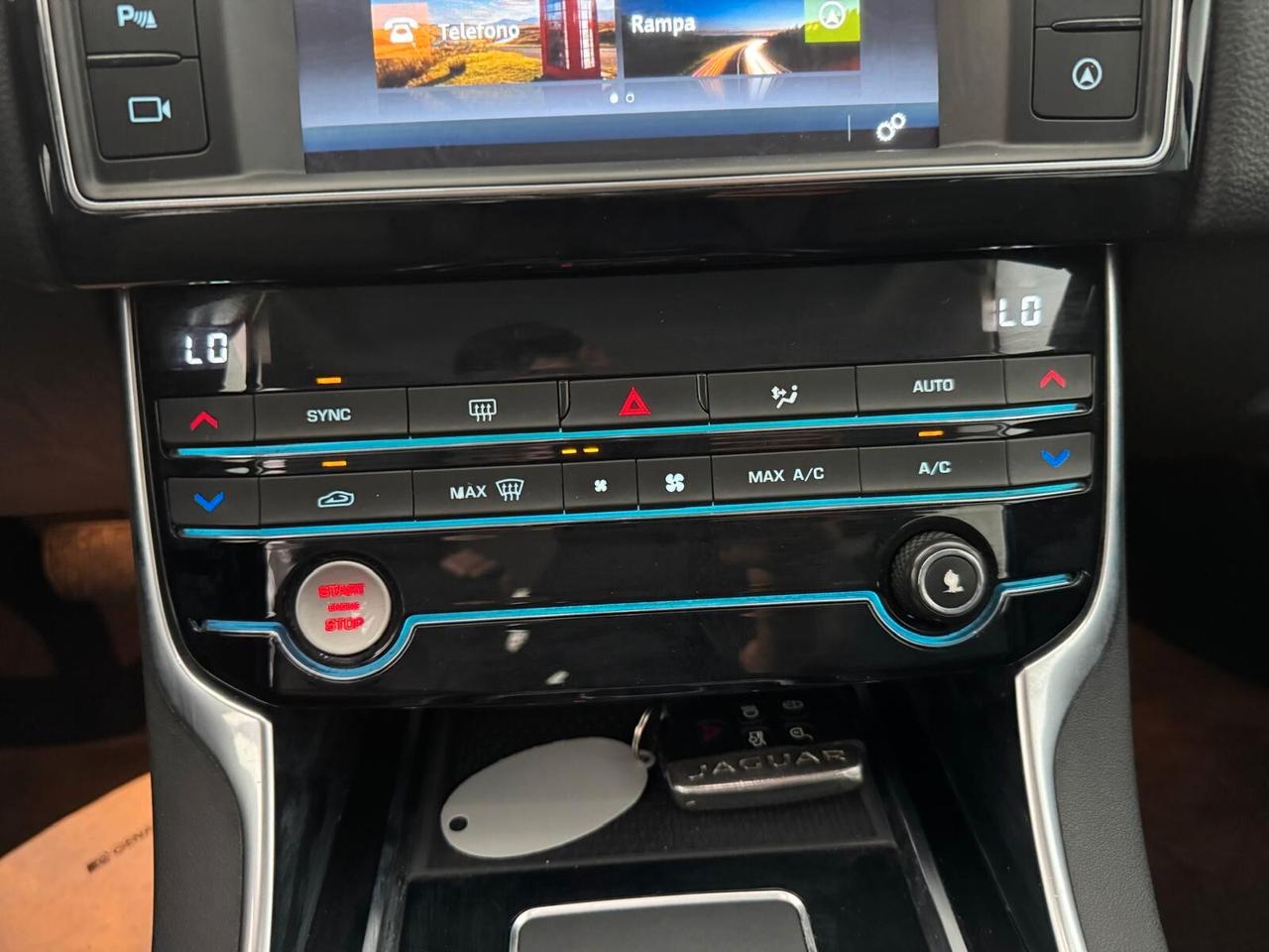 Jaguar XE 2.0 D 180 CV automatica