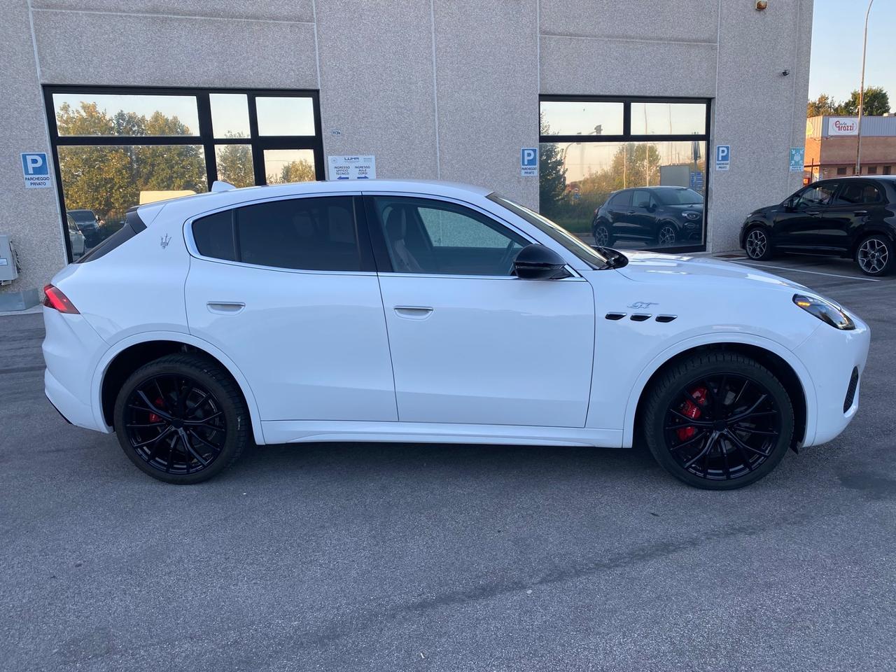 Maserati Grecale MHEV 300 CV AWD GT