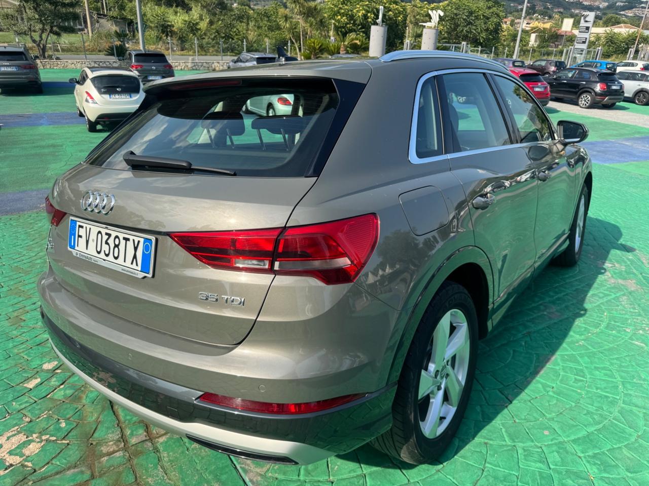 Audi Q3 2.0 TDI 150 CV S tronic line Edition
