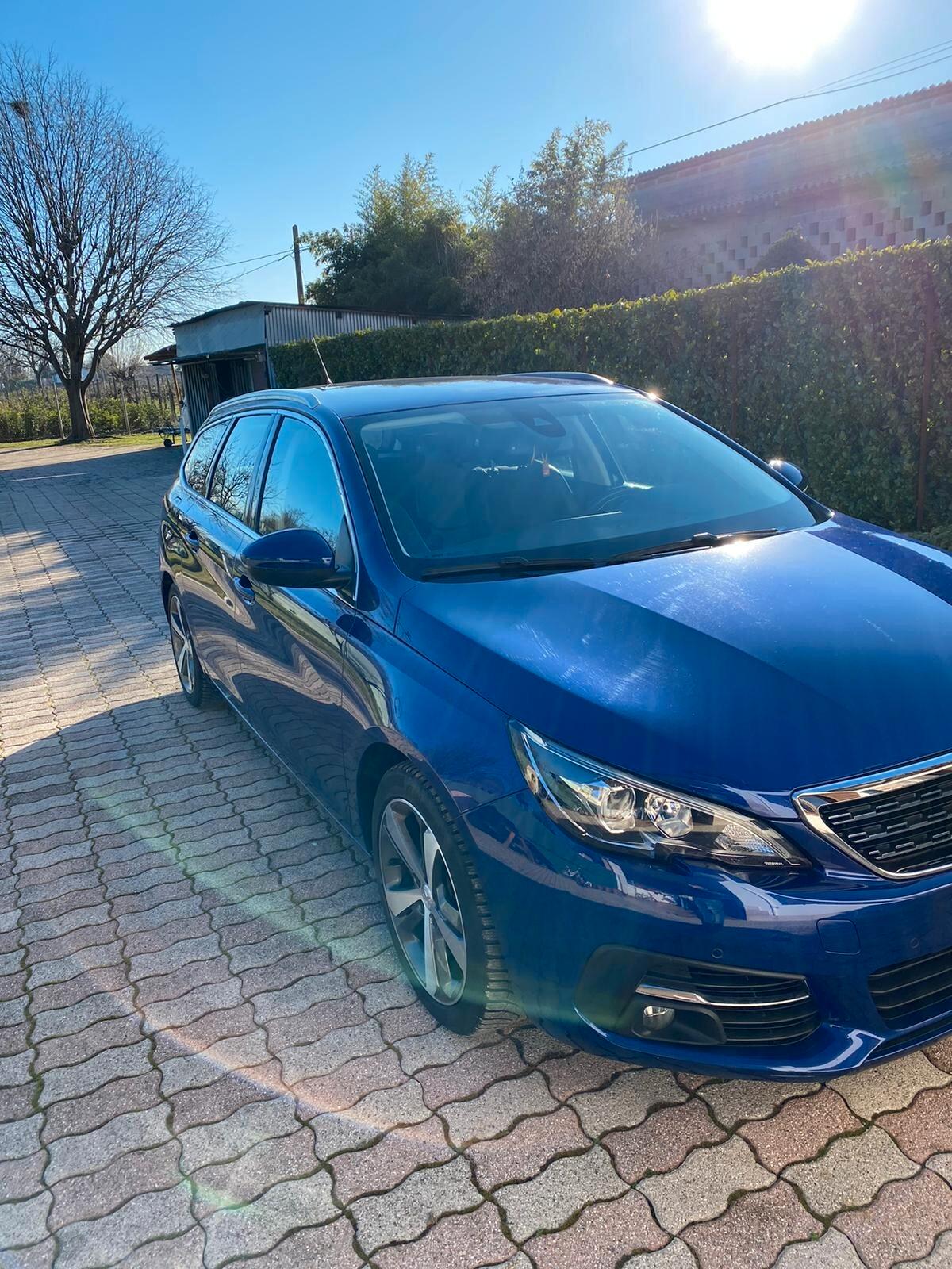 Peugeot 308 1.2i PureTech Turbo GT Line