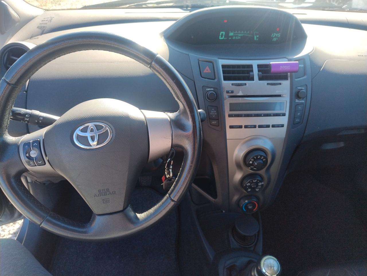 Toyota Yaris 1.0 3 porte Sol