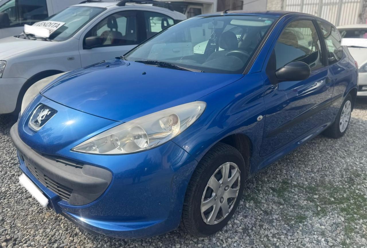 Peugeot 207 plus benzina