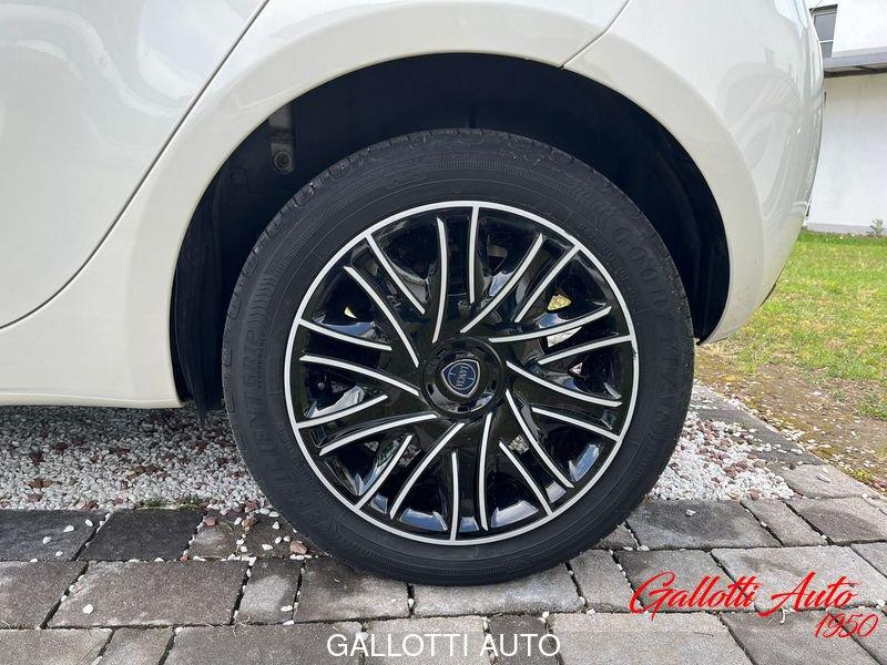 Lancia Ypsilon 1.0 FireFly 70cv Hybrid Gold