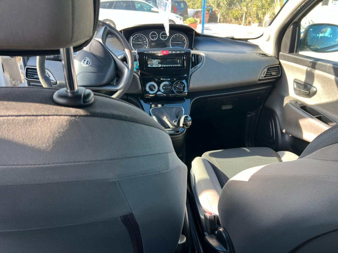 Lancia Ypsilon 0.9 TwinAir 85 CV 5 porte Metano Ecochic Gold