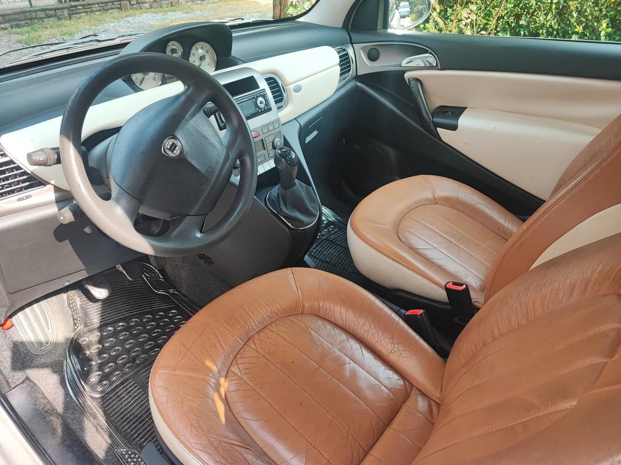 Lancia Ypsilon 1.3 Mjt neopatentati platino