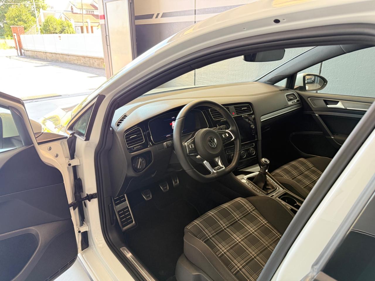 Volkswagen Golf GTD 2.0 TDI