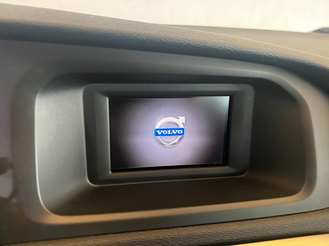 Volvo V40 solo 84.337 km unico proprietario ok neopatentati