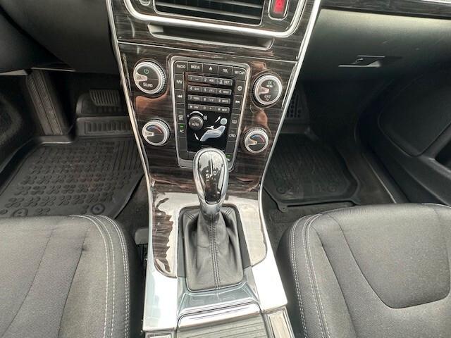 Volvo V60 D2 1.6 Powershift R-design Kinetic