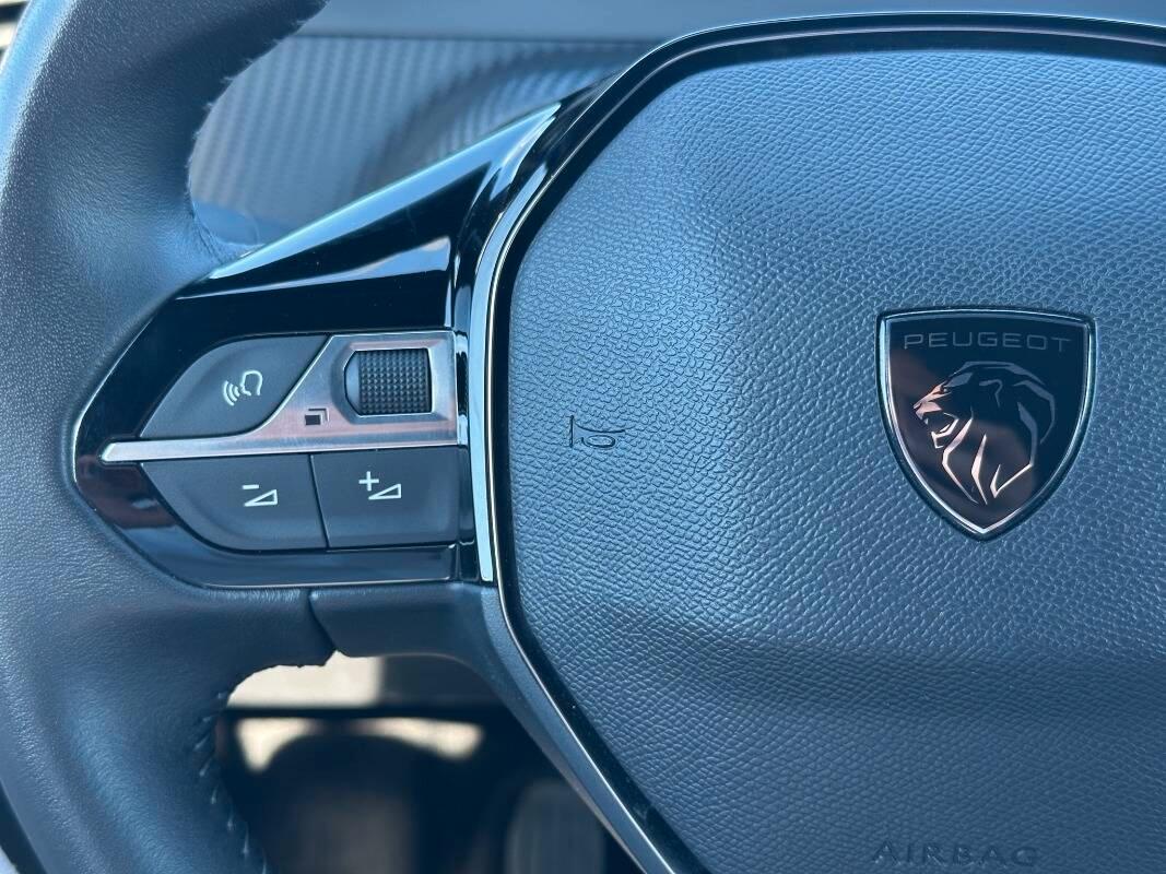 Peugeot 2008 1.2 puretech Allure s&s 100cv con CarPlay
