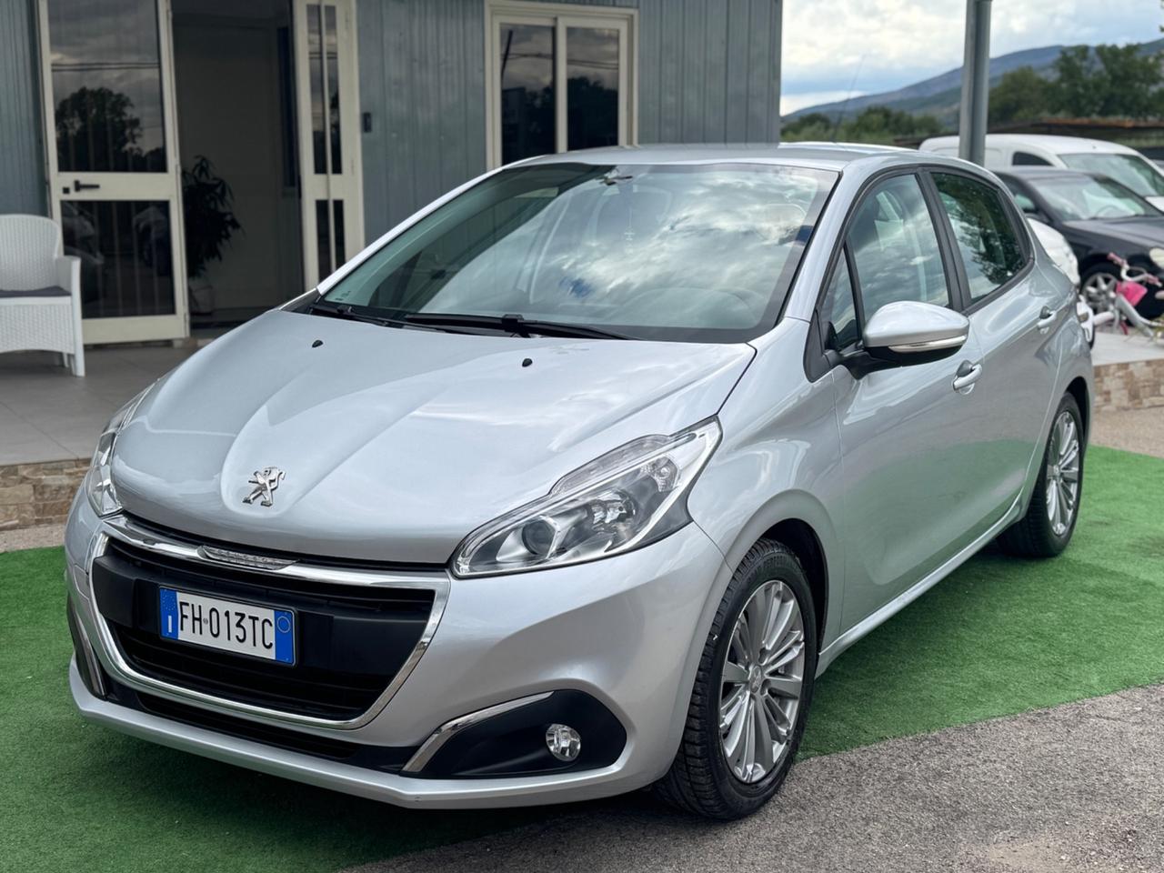Peugeot 208 PureTech 82 5 porte Allure PERFETTA