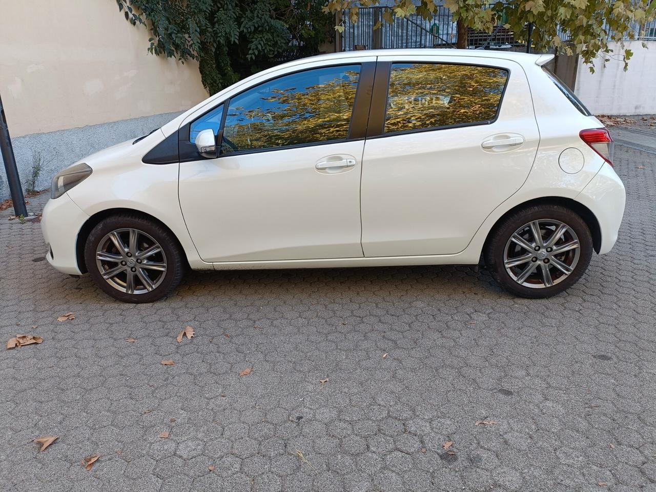 Toyota Yaris 1.3 5 porte Lounge