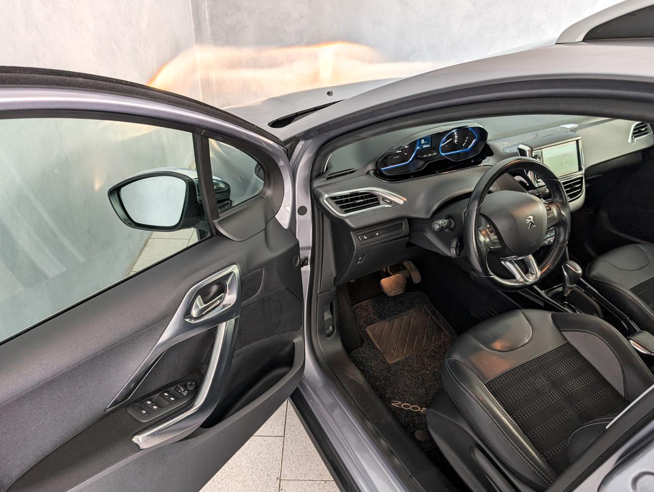 Peugeot 2008 1.2 puretech 110cv EAT8 Allure