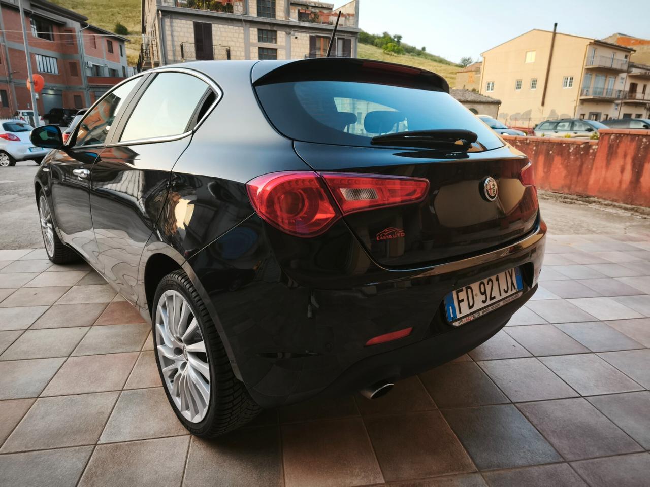 Alfa Romeo Giulietta 1.6 JTDm-2 120 CV Distinctive