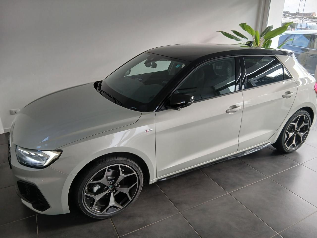 Audi A1 SPB 30 TFSI S tronic Identity Black NUOVA tua per € 312 mese